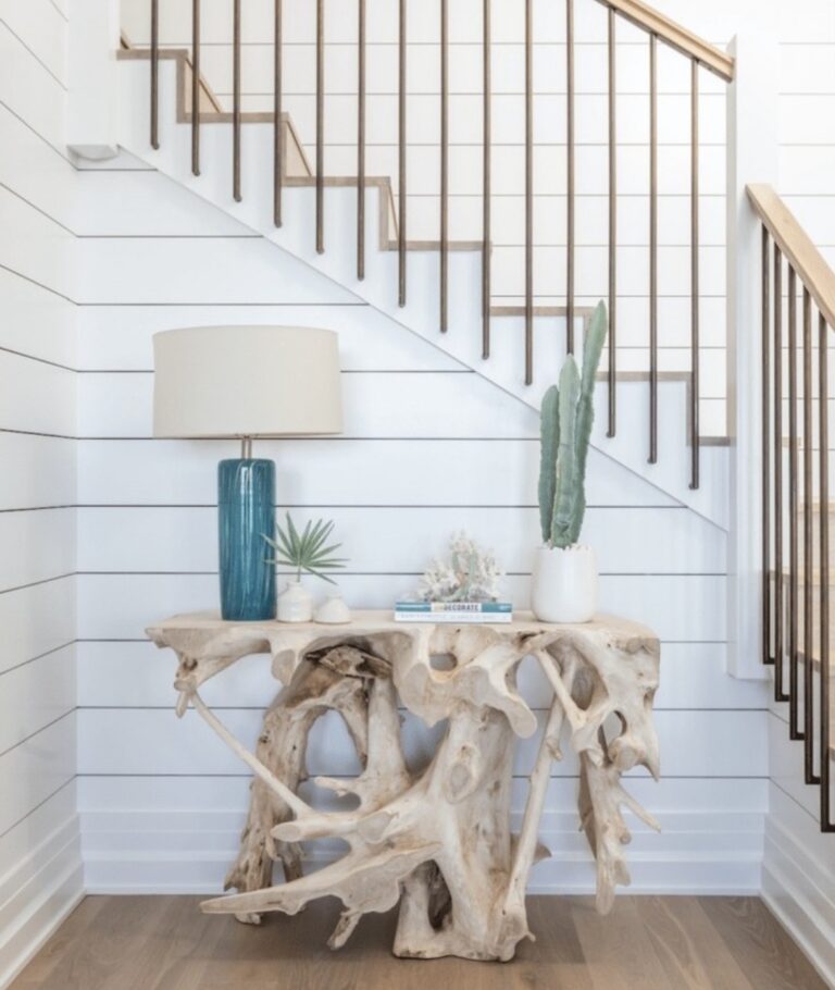 10 Coastal Entryway Table Ideas | Add a Beach-Themed Accent to Your ...
